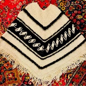 Vintage Icelandic Mohair Alpaca Wool Poncho 
HAND KNIT
